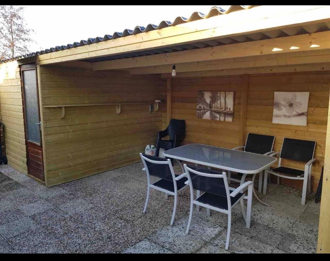 Cozy Chalet In Opmeer Near Amsterdam And Beach Eksteriør bilde
