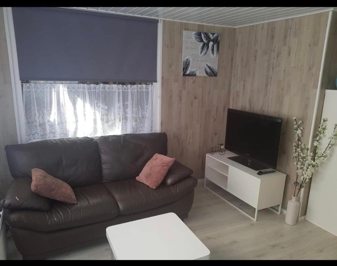 Cozy Chalet In Opmeer Near Amsterdam And Beach Eksteriør bilde