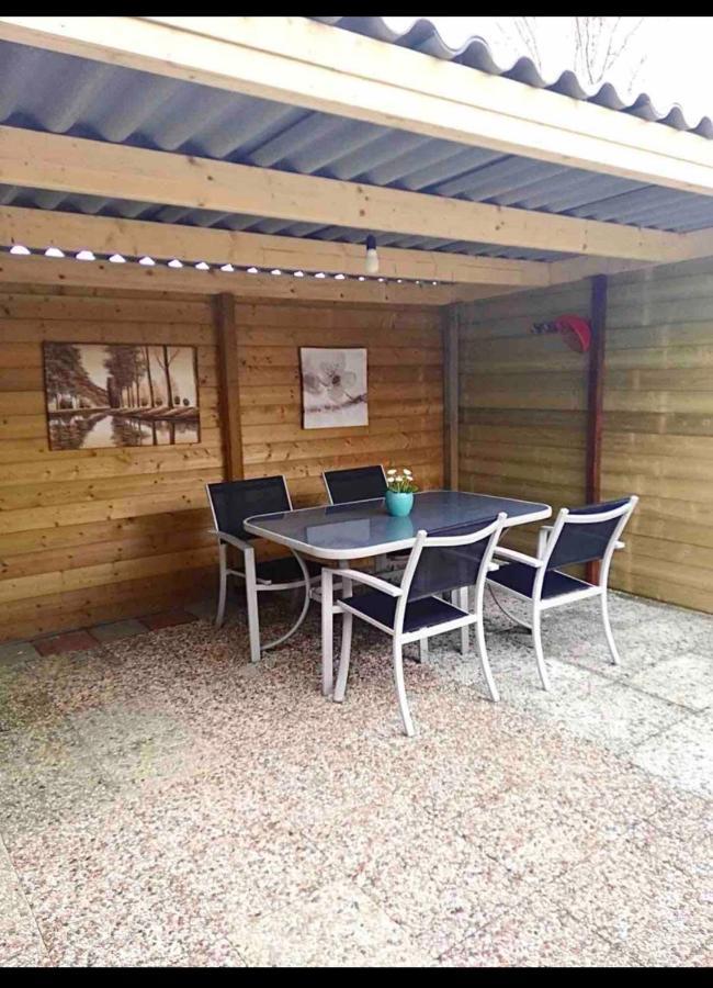 Cozy Chalet In Opmeer Near Amsterdam And Beach Eksteriør bilde