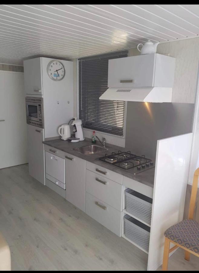 Cozy Chalet In Opmeer Near Amsterdam And Beach Eksteriør bilde